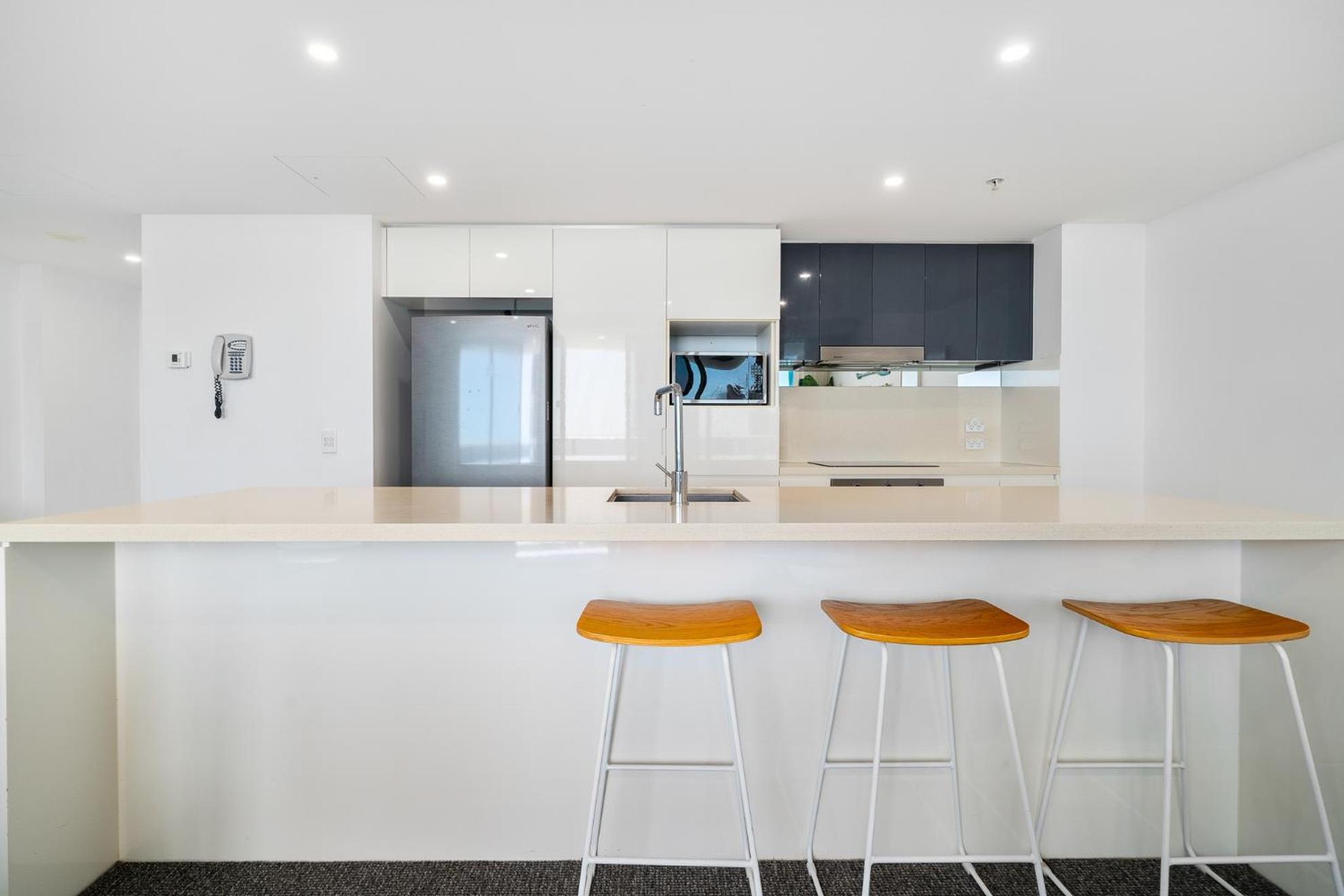 Apartment H Star Residences-- Paradise Stayz *